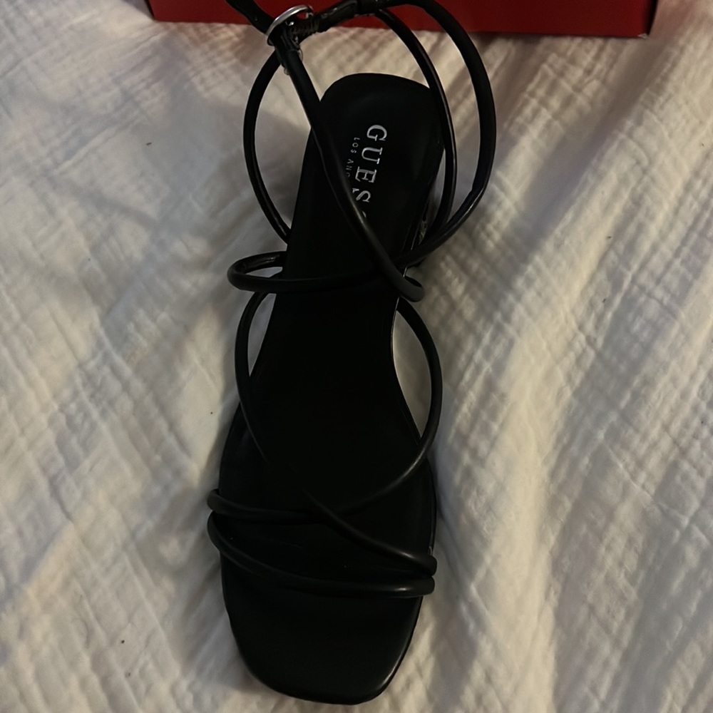 HEELS - Picture 4 of 5